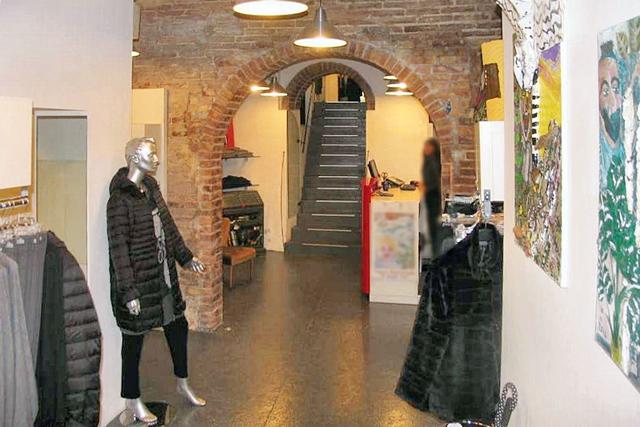 #22490 Negozio con magazzino in centro storico in vendita - foto 2