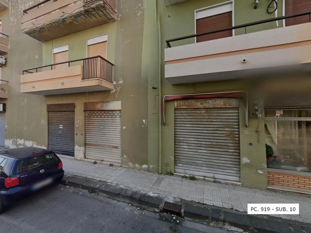 #22530 Negozio al piano terra  (Pc. 919 - Sub. 10) in vendita - foto 1