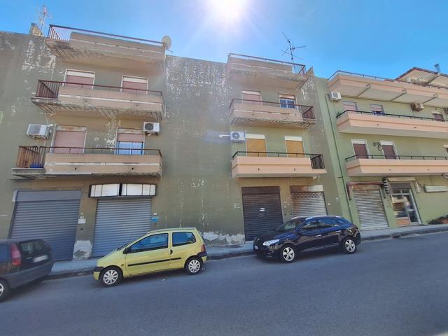 #22531 Negozio al piano terra  (Pc. 919 - Sub. 11) in vendita - foto 6