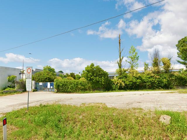 #22556 Capannone artigianale/industriale con uffici e corte esclusiva in vendita - foto 8