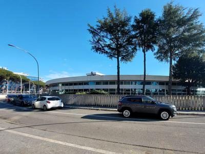 Complessi commerciali in vendita