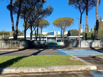 Complessi commerciali in vendita