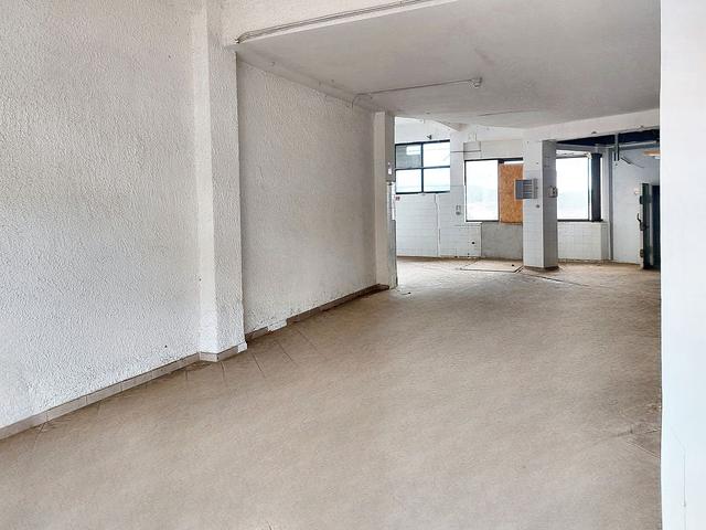 #22703 Laboratorio e negozio in complesso commerciale in vendita - foto 2