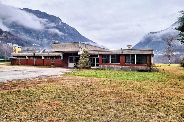 #22750 Opificio con uffici e terreni di pertinenza in vendita - foto 1