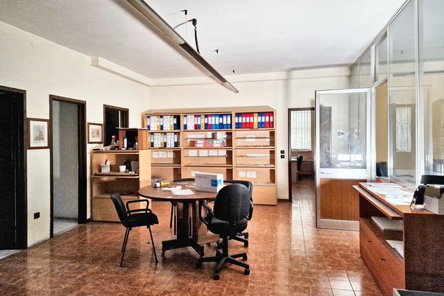 #22750 Opificio con uffici e terreni di pertinenza in vendita - foto 6