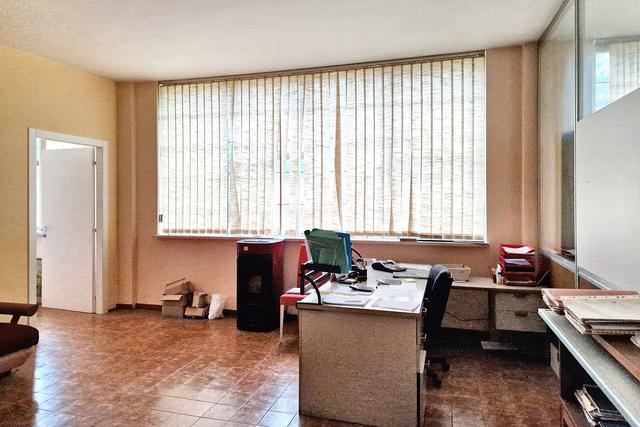 #22750 Opificio con uffici e terreni di pertinenza in vendita - foto 9