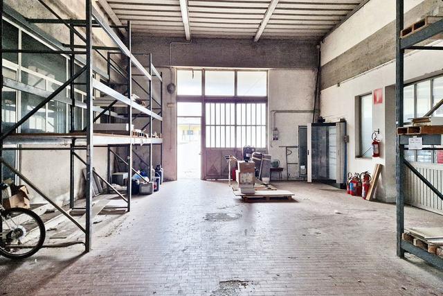 #22750 Opificio con uffici e terreni di pertinenza in vendita - foto 10