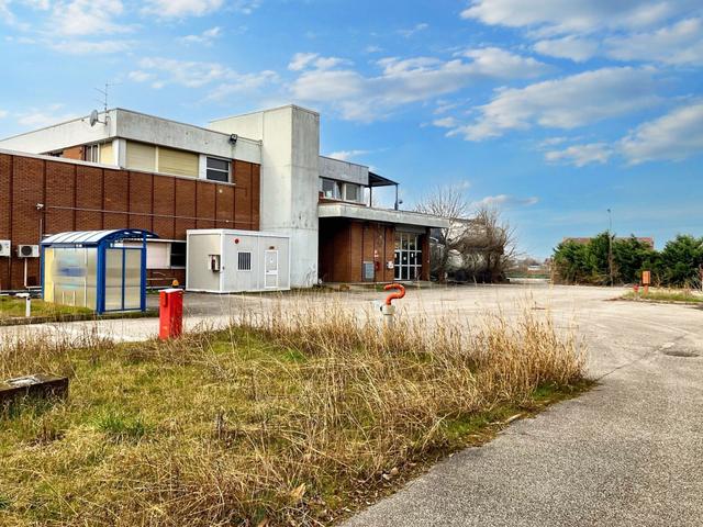 #22832 Capannone industriale con due unità residenziali in vendita - foto 5