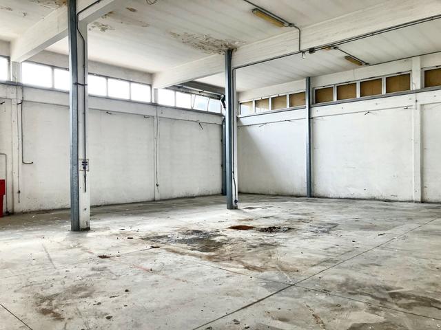 #22832 Capannone industriale con due unità residenziali in vendita - foto 9