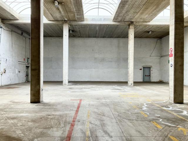 #22832 Capannone industriale con due unità residenziali in vendita - foto 13
