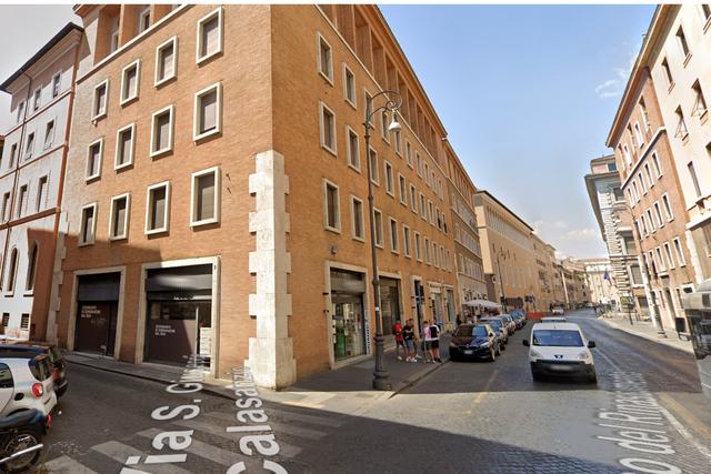 #22844 Tre negozi nel Cuore di Roma adiacenti a Piazza Navona in vendita - foto 1