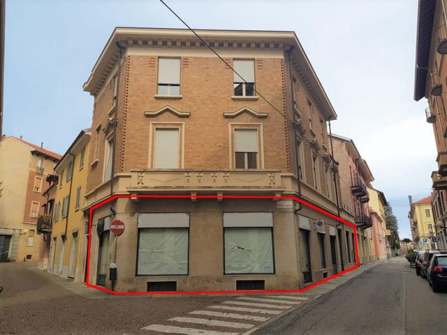 #22857 Porzione di palazzina con negozio e due uffici in vendita - foto 5
