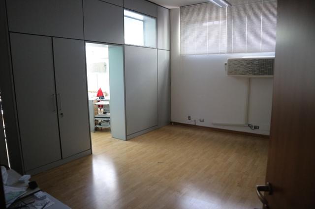 #2293 Uffici al piano terra con garage. Lotto 6 in vendita - foto 4