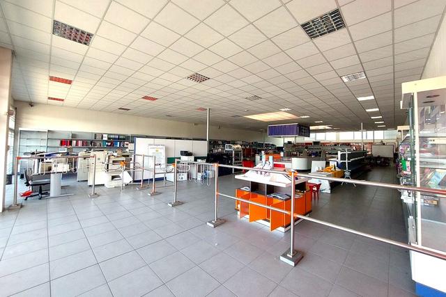 #23007 Capannone ad uso commerciale con cortile in vendita - foto 3