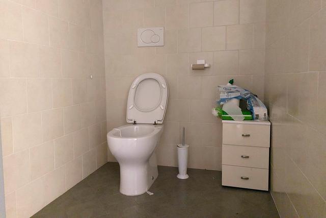 #23007 Capannone ad uso commerciale con cortile in vendita - foto 12