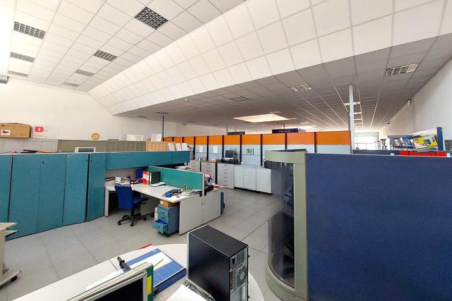 #23007 Capannone ad uso commerciale con cortile in vendita - foto 13