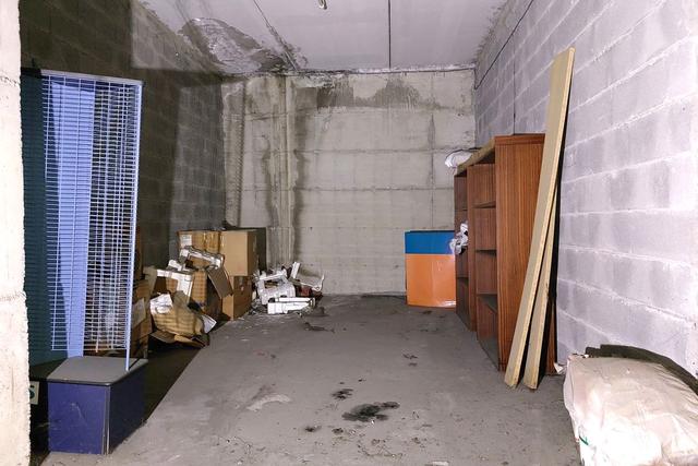 #23008 Negozio con due garage in località turistica in vendita - foto 10