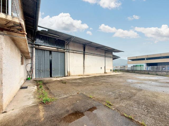 #23059 Capannone industriale con annessa area esterna in vendita - foto 3