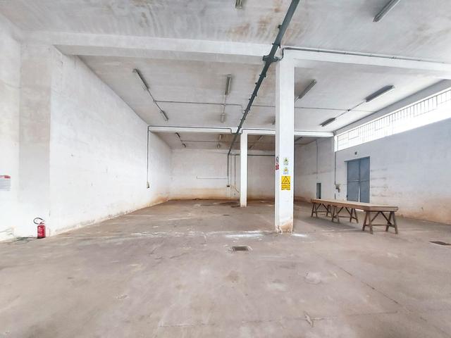 #23059 Capannone industriale con annessa area esterna in vendita - foto 12