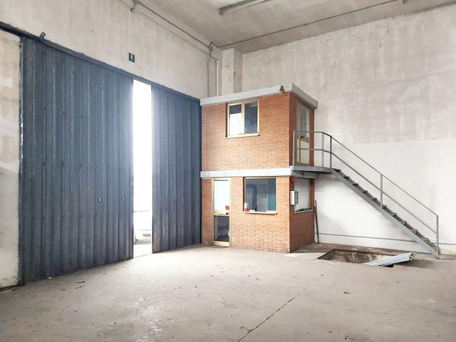 #23059 Capannone industriale con annessa area esterna in vendita - foto 14