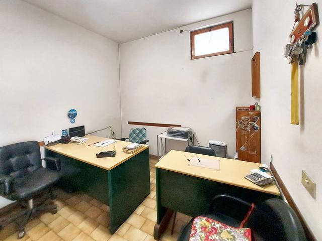 #23059 Capannone industriale con annessa area esterna in vendita - foto 16