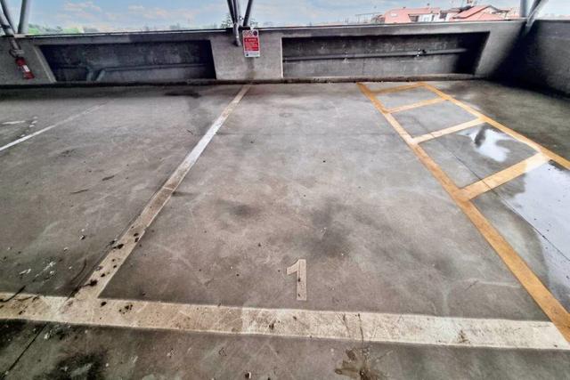 Posti auto in vendita