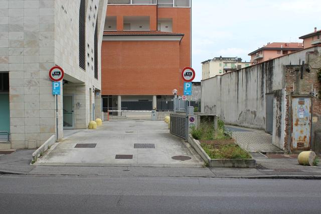 Posti auto in vendita