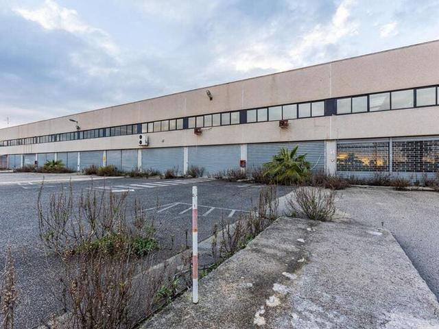 #23284 Porzioni commerciali in ampio complesso industriale in vendita - foto 1