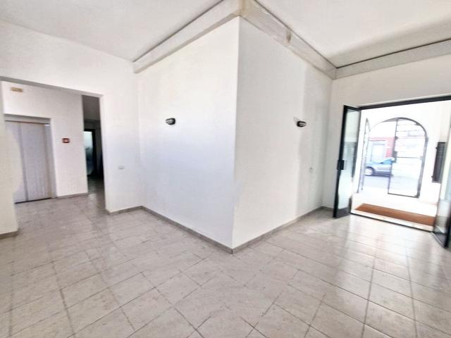 #23370 Cinque uffici adiacenti in zona centrale recentemente ristrutturati in vendita - foto 17