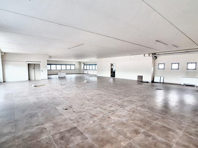 #23384 Ufficio e laboratorio adiacenti in complesso commerciale in vendita - foto 3