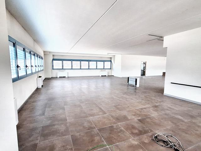 #23384 Ufficio e laboratorio adiacenti in complesso commerciale in vendita - foto 11