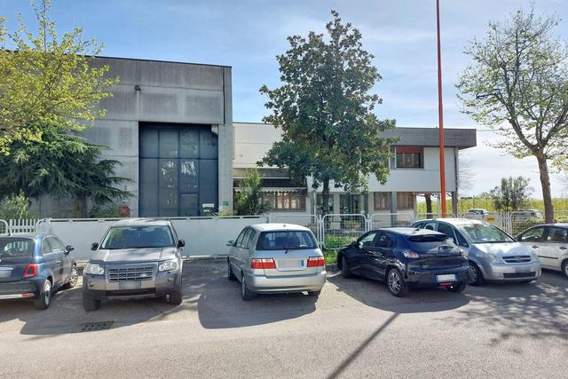 #23471 Capannone produttivo con palazzina uffici in vendita - foto 2