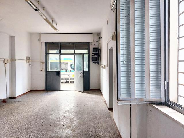 #23505 Negozio con area pertinenziale in zona residenziale in vendita - foto 3