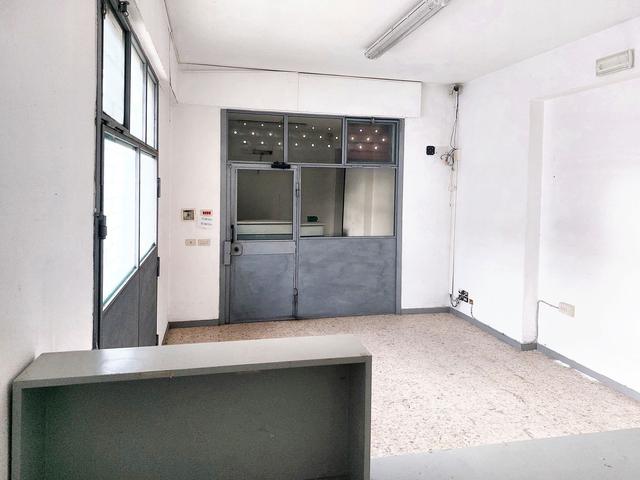 #23505 Negozio con area pertinenziale in zona residenziale in vendita - foto 5