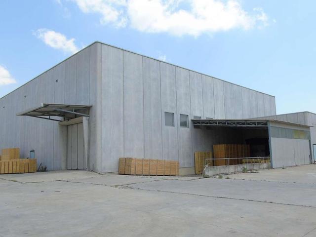 #23522 Capannone industriale con terreni in vendita - foto 11