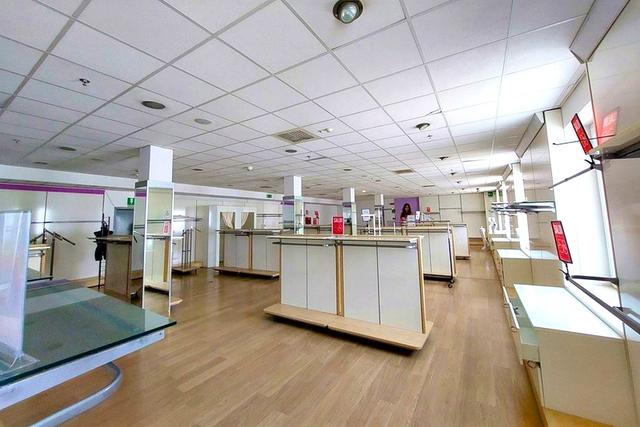 #23530 Complesso commerciale con depositi esterni in vendita - foto 2