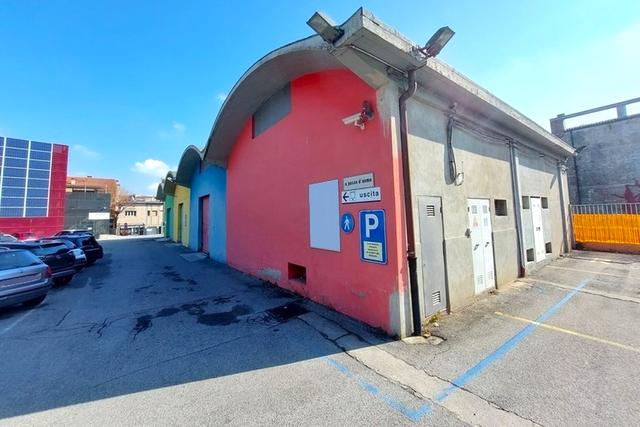 #23530 Complesso commerciale con depositi esterni in vendita - foto 11