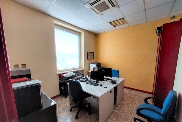 #23530 Complesso commerciale con depositi esterni in vendita - foto 15