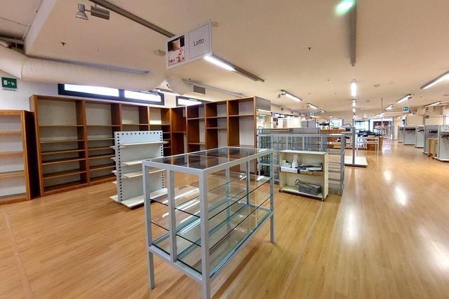 #23531 Complesso commerciale e ampio parcheggio in vendita - foto 3