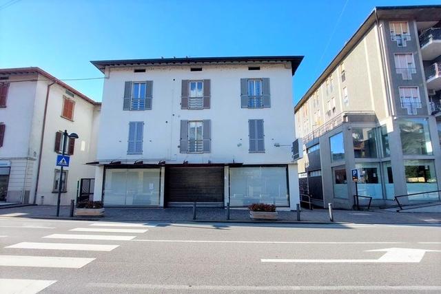 #23531 Complesso commerciale e ampio parcheggio in vendita - foto 4