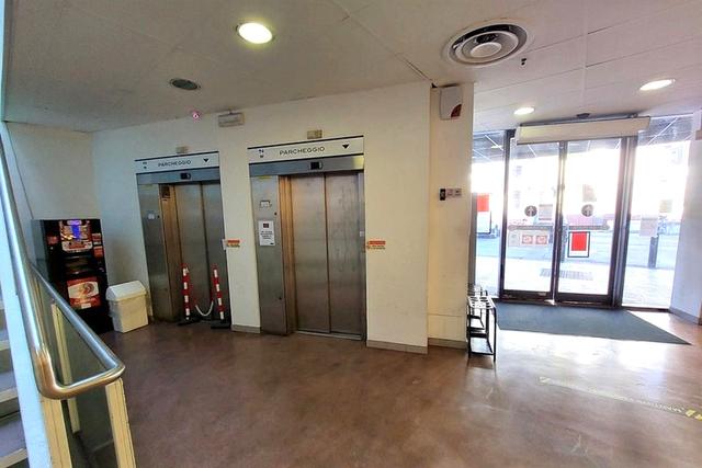 #23531 Complesso commerciale e ampio parcheggio in vendita - foto 5