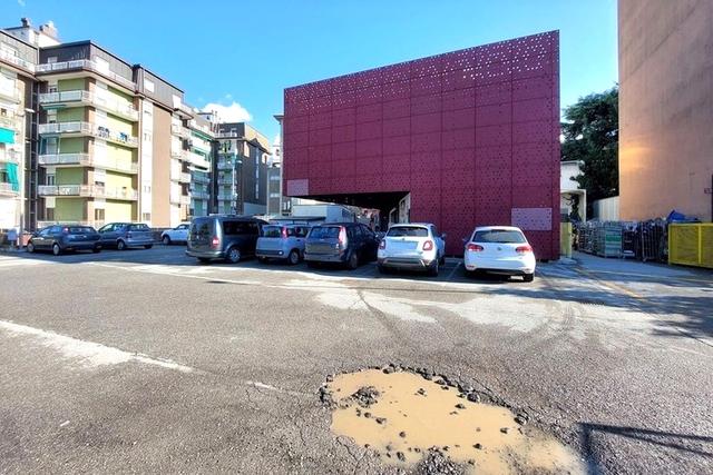 #23531 Complesso commerciale e ampio parcheggio in vendita - foto 8