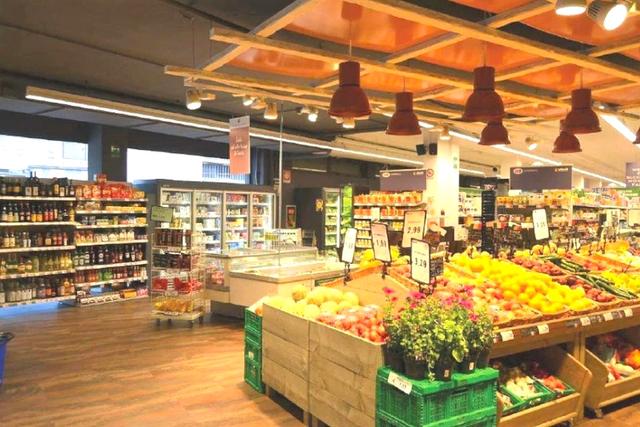 #23531 Complesso commerciale e ampio parcheggio in vendita - foto 9