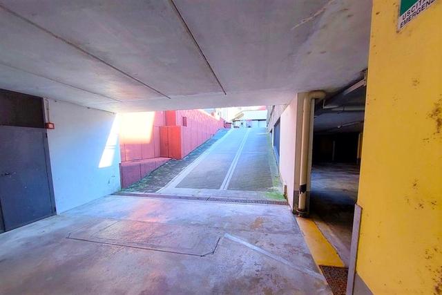 #23531 Complesso commerciale e ampio parcheggio in vendita - foto 14