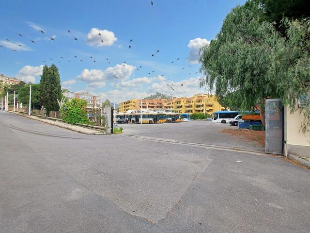 #23539 Complesso immobiliare direzionale-terziario con area edificabile in vendita - foto 2