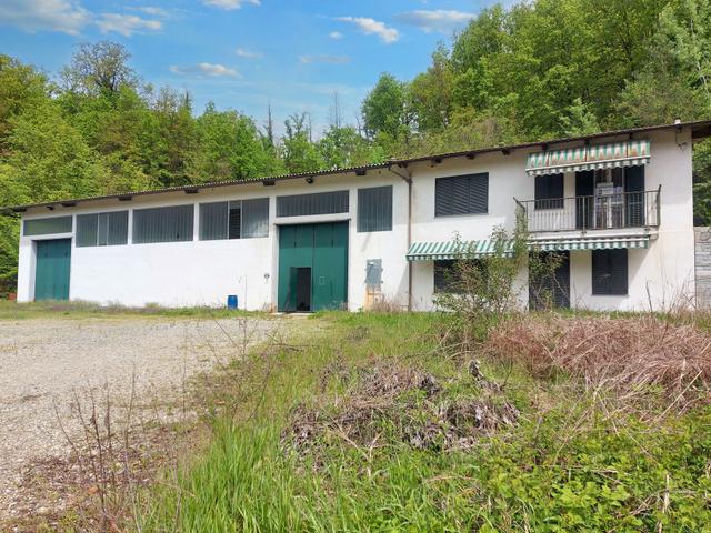 #23553 Capannone con ampia area pertinenziale e alloggio custode in vendita - foto 1