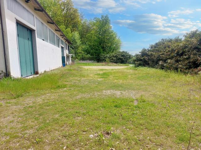 #23553 Capannone con ampia area pertinenziale e alloggio custode in vendita - foto 4