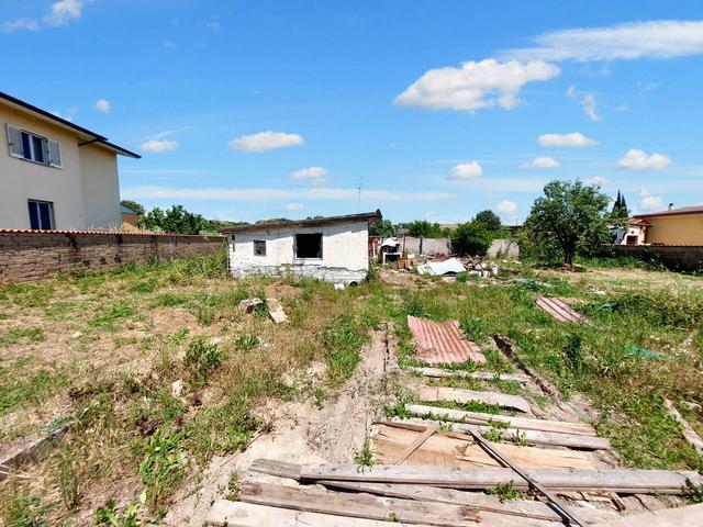 #23587 Terreno edificabile con manufatti in vendita - foto 3