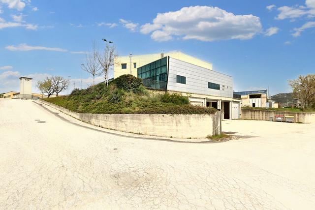 #23620 Fabbricato commerciale - residenziale - artigianale in vendita - foto 10