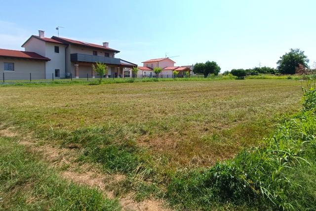 #23624 Terreno agricolo con baracche da demolire in vendita - foto 1